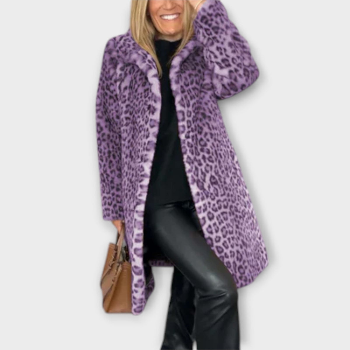 Amara – Kabát s leopardím vzorom