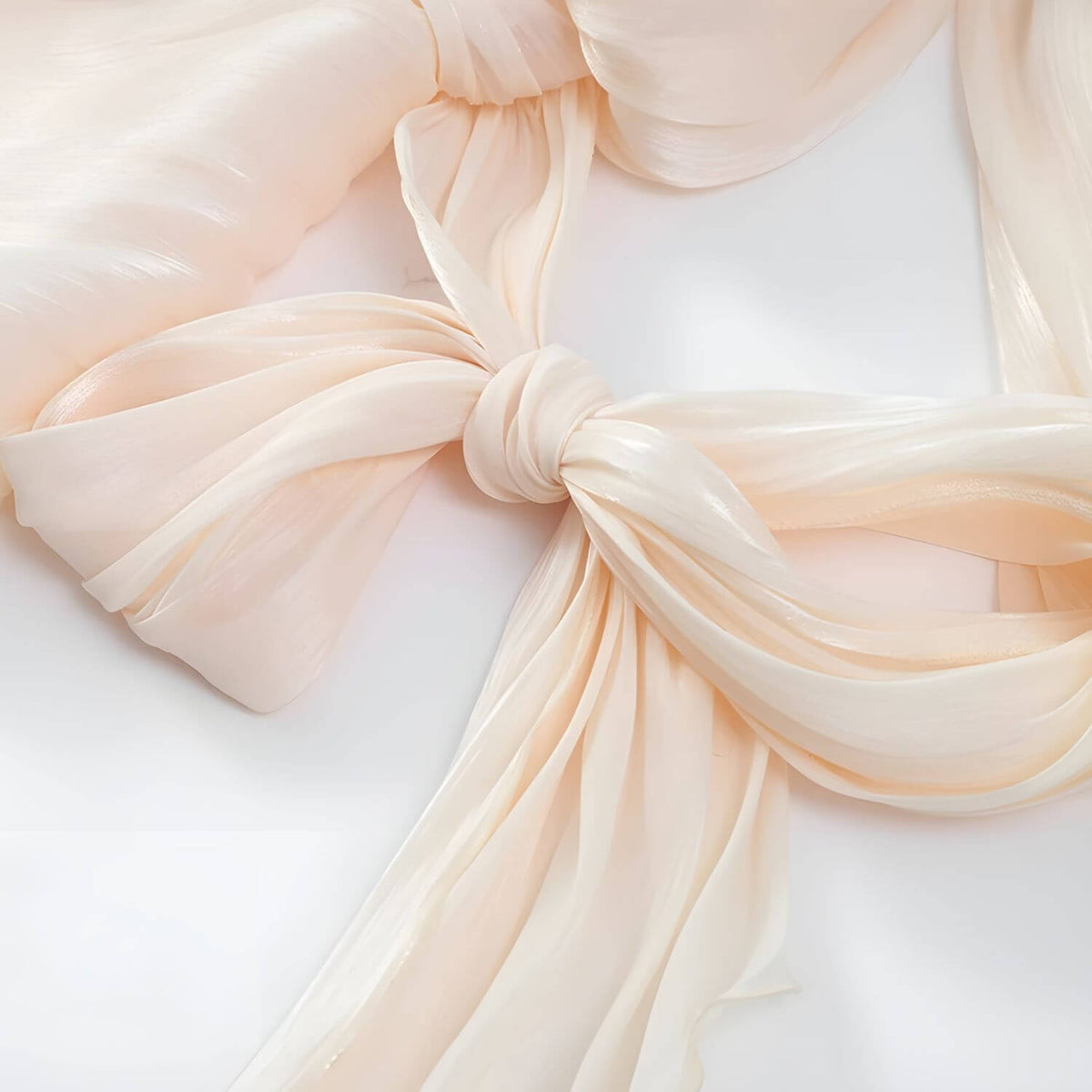 Monique biele šaty – detail viazania